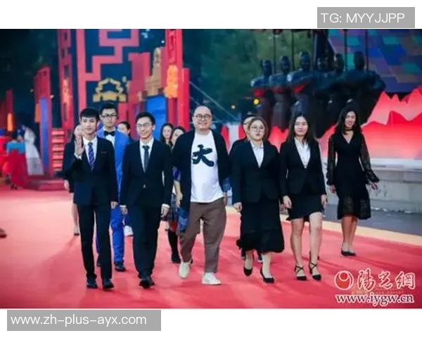 足球明星表演赛精彩瞬间成龙亲临现场展现魅力与激情